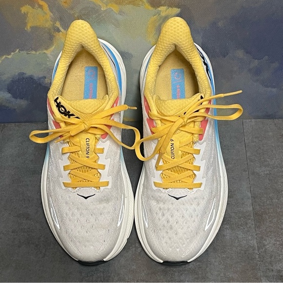 Hoka One One Clifton 9 Women's White Running Shoes Size 7B - Picture 7 of 16